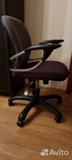 Компьютерное кресло (кресло руководителя)