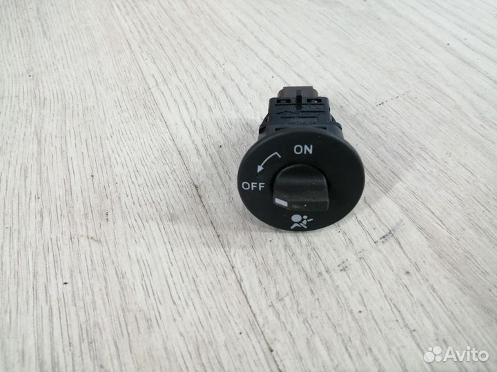 Кнопка выключения подушки безопасности Renault san