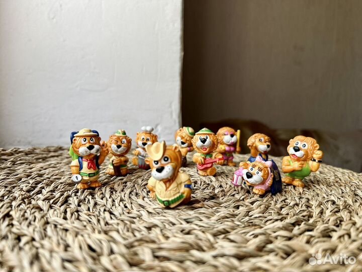 Киндер львы-туристы