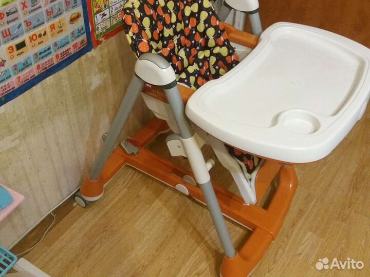 Детский стульчик для кормления