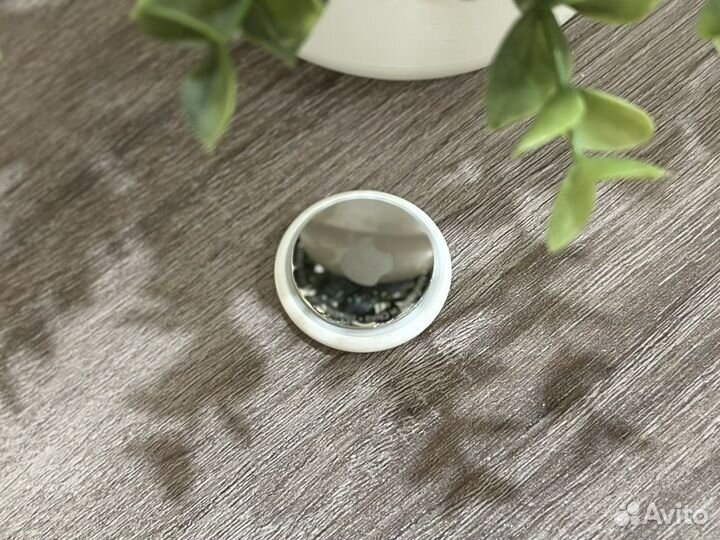 Метка Apple AirTag