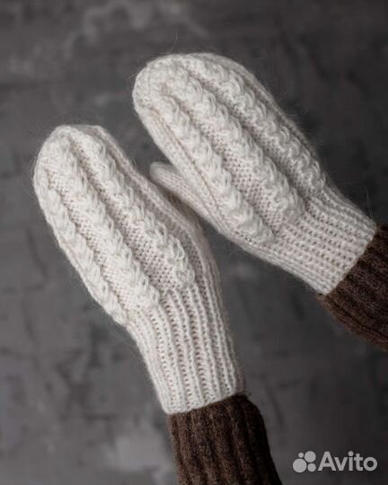 Варежки женские