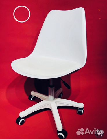 Стул-кресло на колесиках