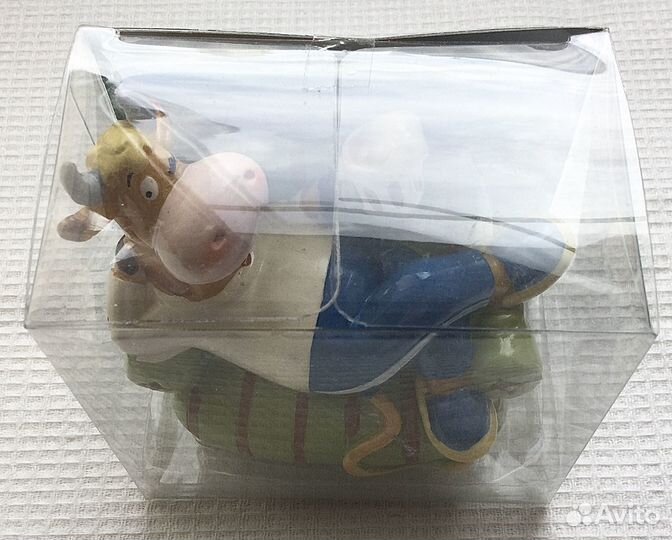 Продается сувенир - керамическая фигурка