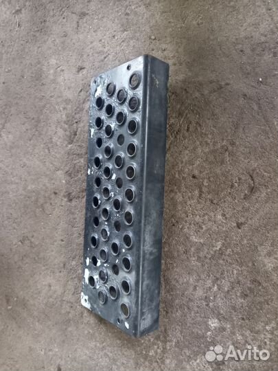 Подножка маз 5440 верхняя