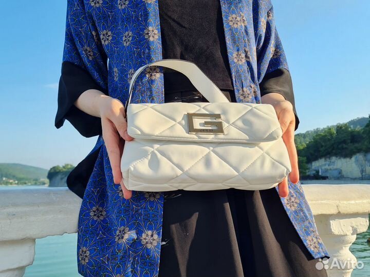 Сумочка женская guess