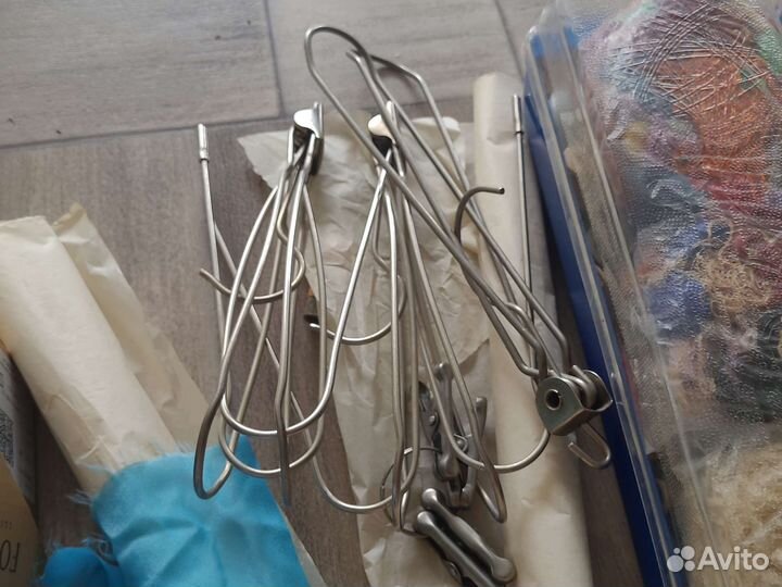 Набор посуды, набор для шитья, туфли, сумка