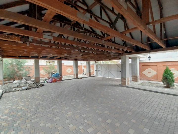 Дом 538,4 м² на участке 19,1 сот.