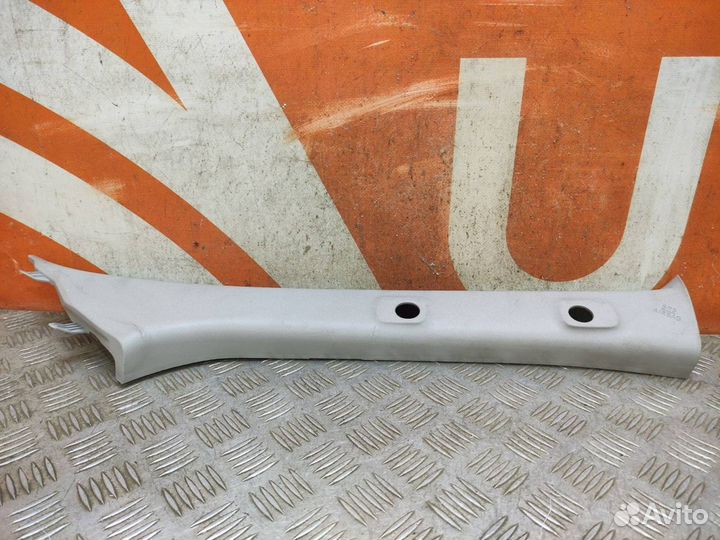 Обшивка стойки передняя правая Toyota Fortuner 2