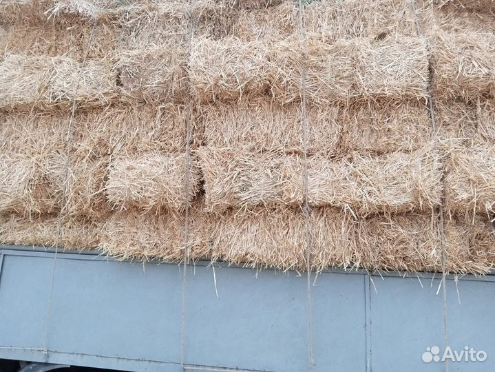 Солома в тюках
