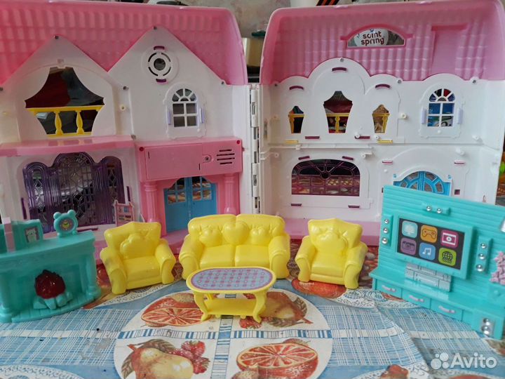 Домик кукольный, гараж - парковка