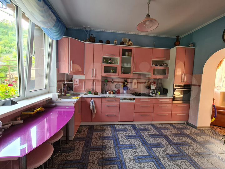 Дом 130 м² на участке 4 сот.