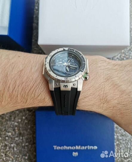 Часы technomarine