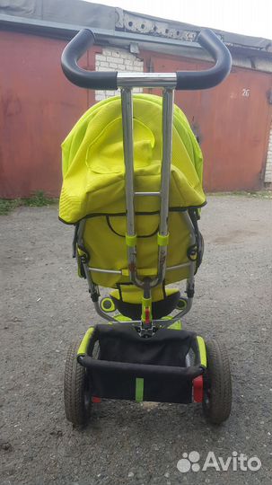 Детский велосипед с ручкой