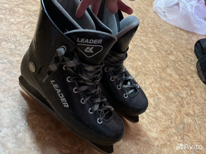 Коньки хоккейные