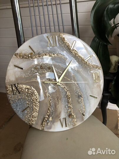 Часы настенные из эпоксидной смолы