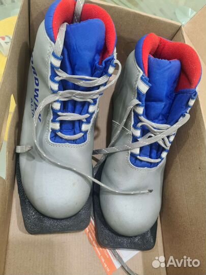 Лыжные ботинки
