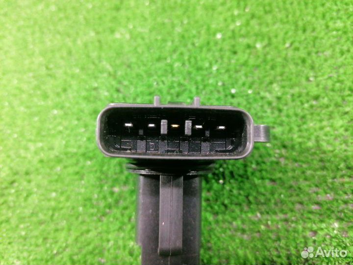 Датчик расхода воздуха Toyota Wish ZNE14 1ZZ-FE