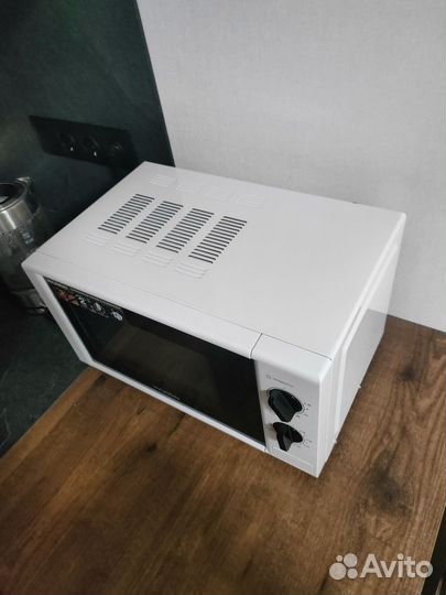 Микроволновка Hyundai M2048