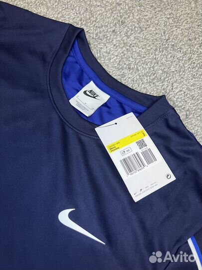 Футболка Nike Repeat новая, оригинал (S)