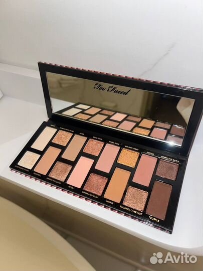 Палетка теней Too Faced
