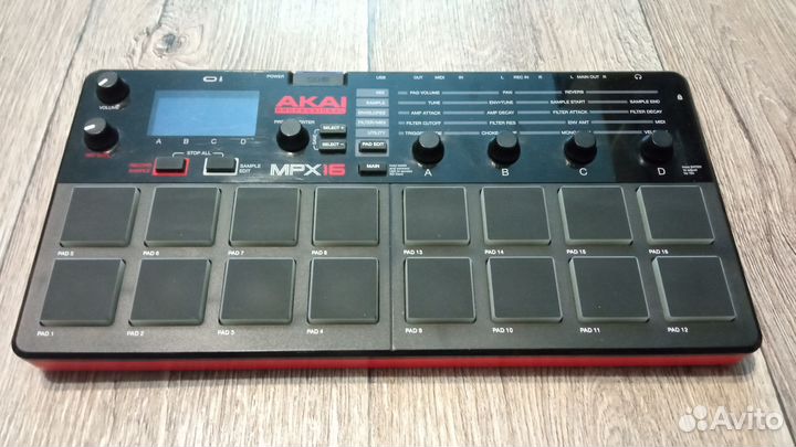 Сэмплер Akai MPX16