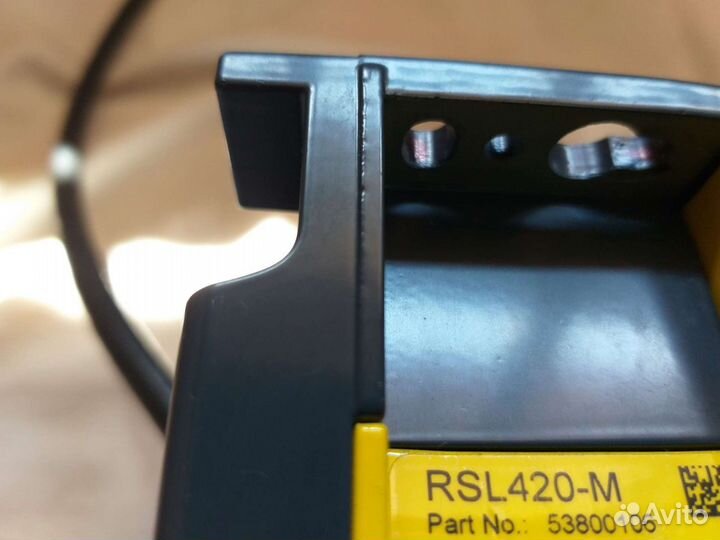 Сканер безопасности Leuze CU411-RS4 / RSL420-M