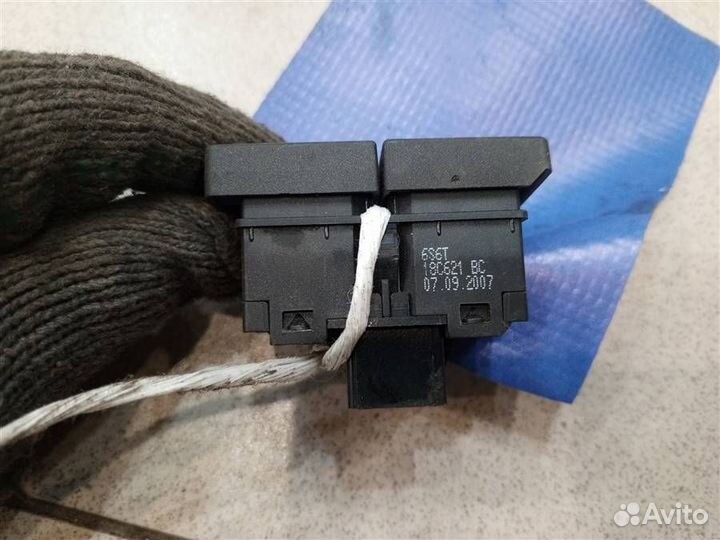 Кнопка включения обогрева стекла заднего Ford Fus