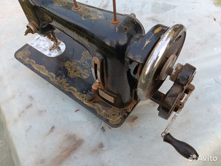 Швейная машинка lucznik 82r со львом