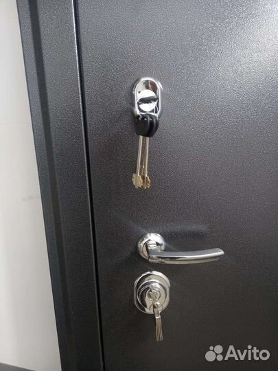 Дверь входная с 3-м магнитным контуром (Новые)