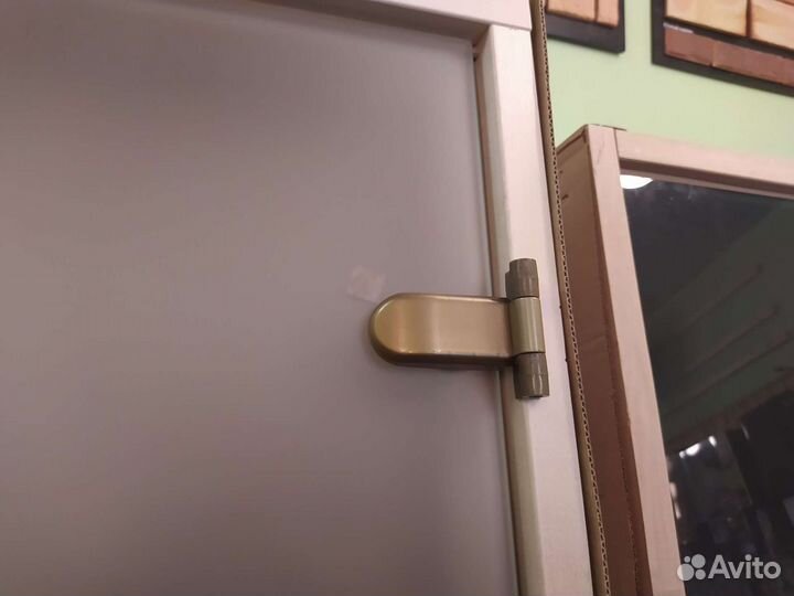 Стеклянная дверь Andres