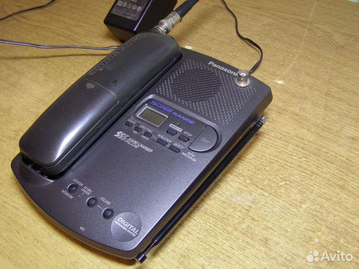 Продаётся беспроводной телефон Panasonic KX-TC1045