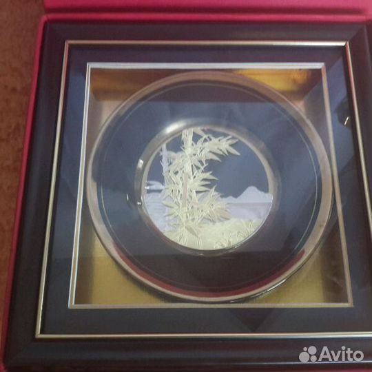 Декоративная тарелка в рамке,2 картины