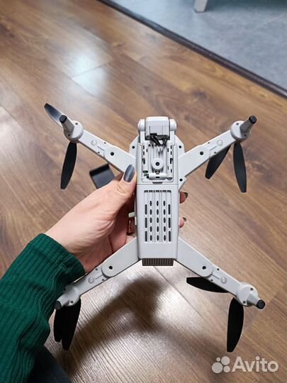 Дрон / квадрокоптер с камерой lyzrc L900 Pro