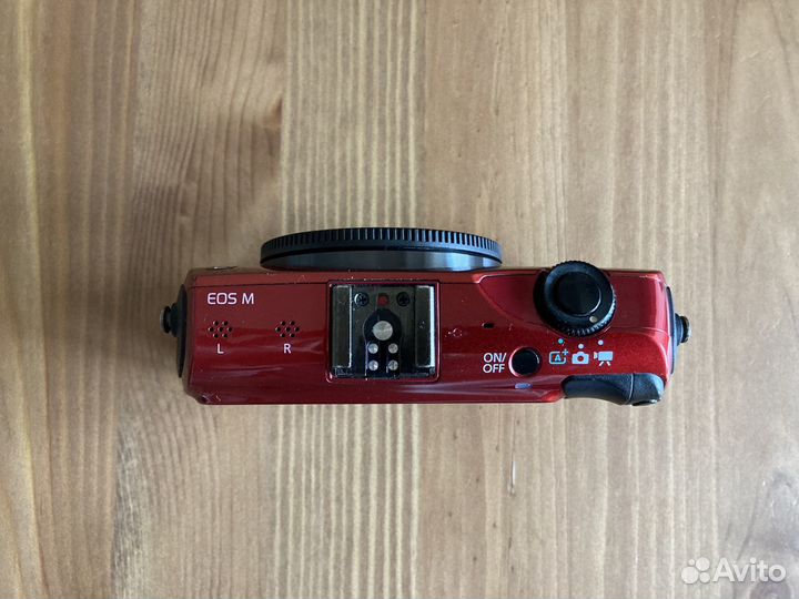 Фотоаппарат Canon EOS M Body