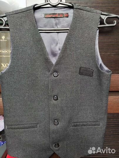 Жилетка для мальчика школьная 146