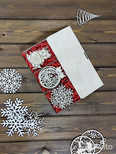 Набор новогодних украшений на елку из дерева