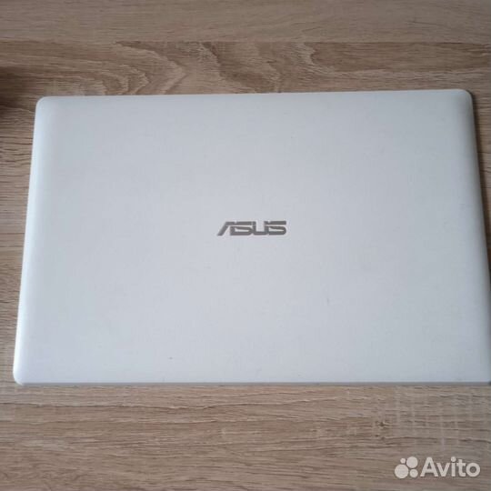 Крышка матрицы Asus X200CA