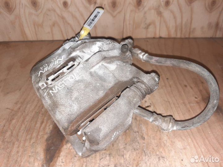 Суппорт передний левый Honda Stepwgn RF2 B20B 2000