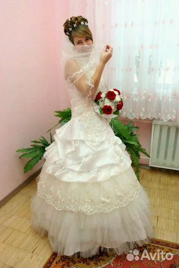 Свадебное платье