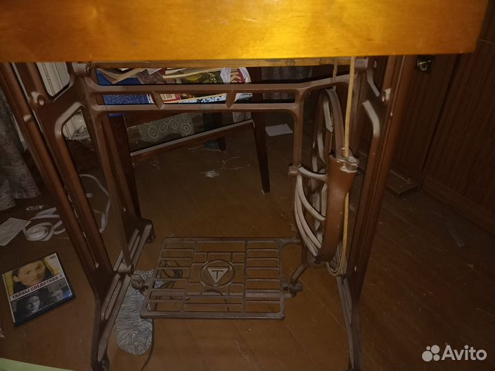 Швейная машинка ножная Tikka