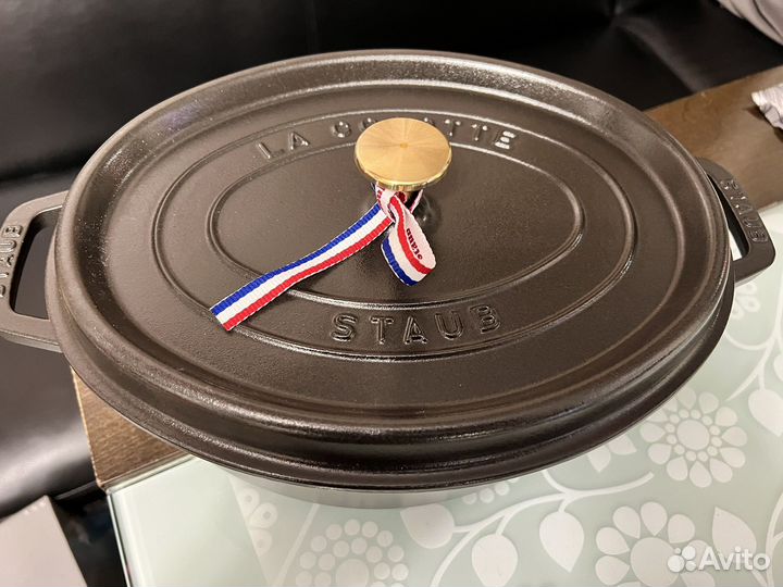 Чугунный кокот Staub с крышкой