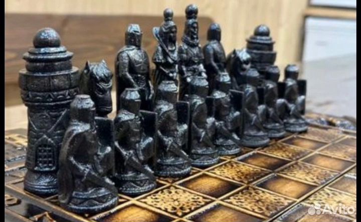 Шахматные фигурки из дерева ручной работы