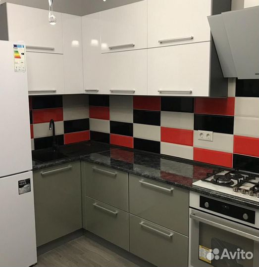 Кухонный гарнитур на заказ с антресолями