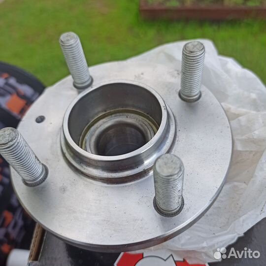 Ступица задняя MB663630