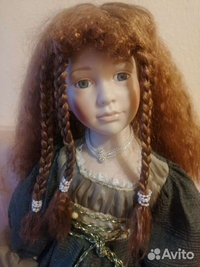 Кукла фарфоровая с клеймом