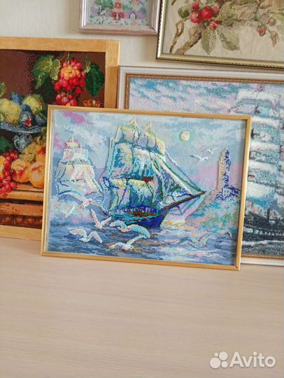 Картина вышита бисером