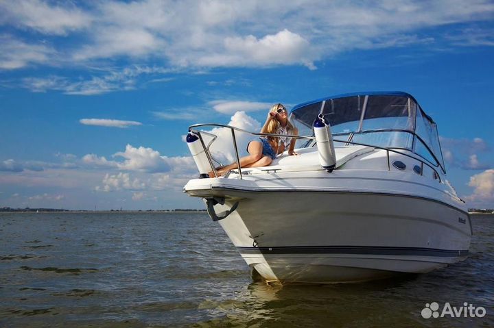 Прогулки на катере по Волге с гидом