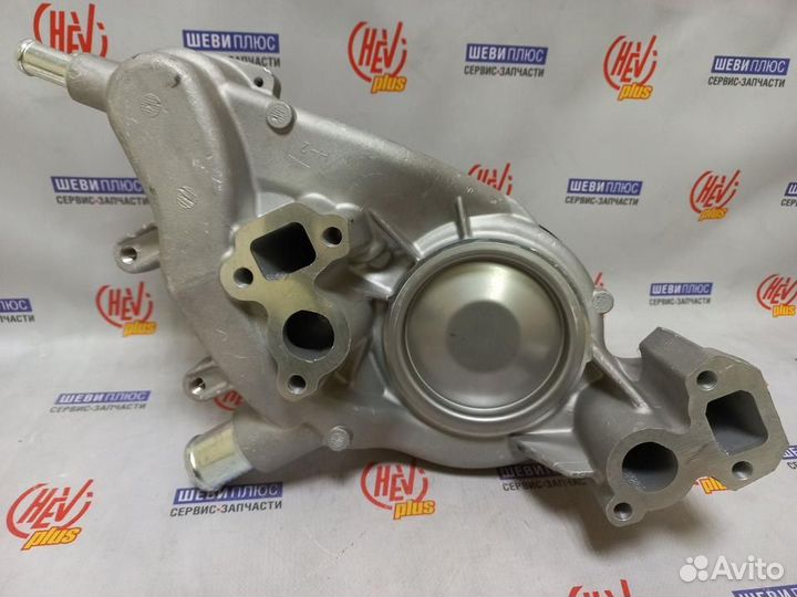 Помпа водяная Cadillac Escalade