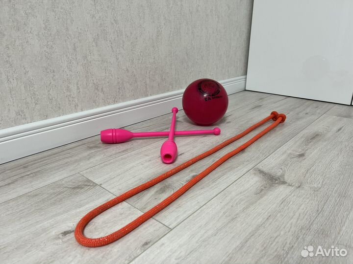 Мяч, булавы, скакалка